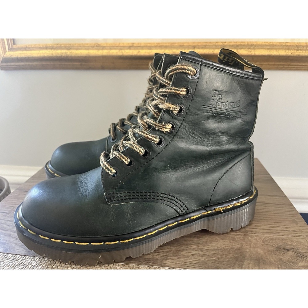 Vintage Dr. Doc Martens Green Leather England Women's 9 Air Wair Boots W1